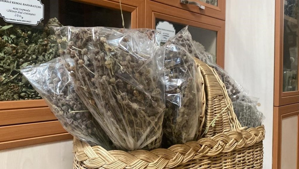 Konya'daki 43 yıllık aktar, kışın hastalıklardan korunmanın formülünü verdi