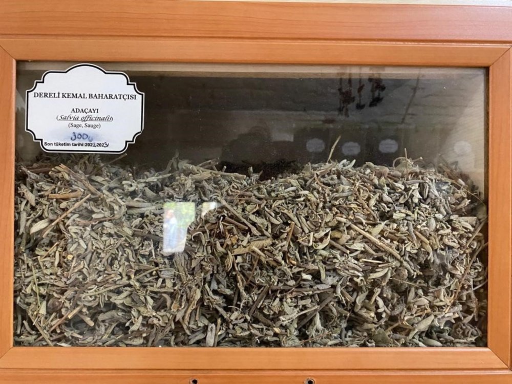 Konya'daki 43 yıllık aktar, kışın hastalıklardan korunmanın formülünü verdi