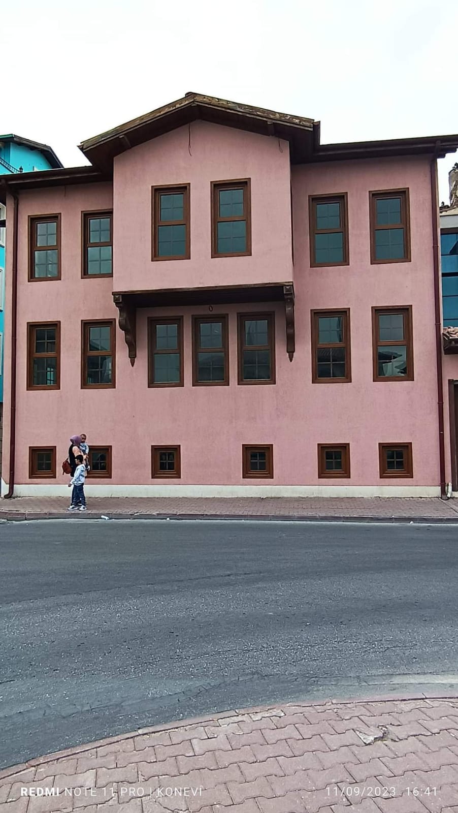 turbe-onundeki-evler-7.jpeg
