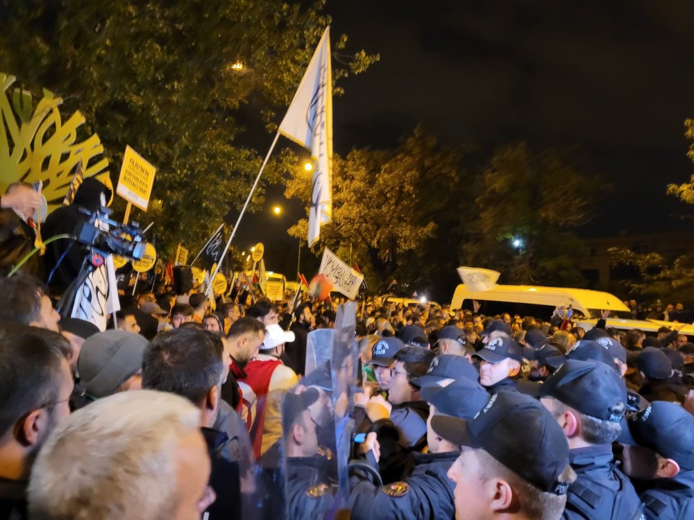 İsrail Büyükelçiliği önünde protesto