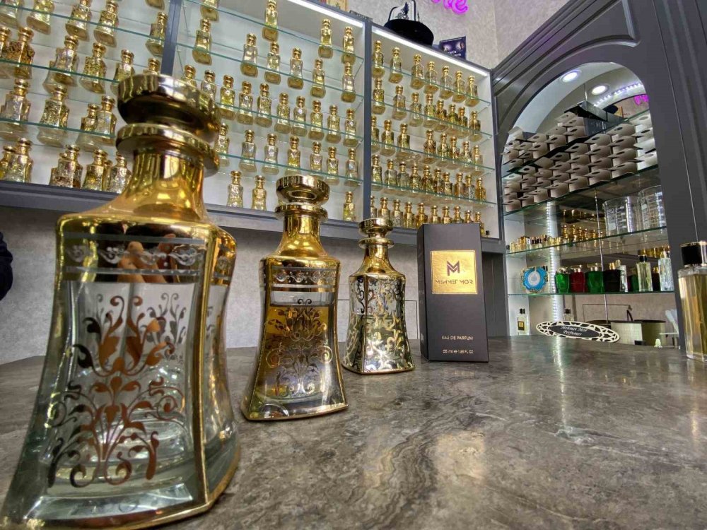 Konya'daki hafıza adam! Tam bin koku biliyor