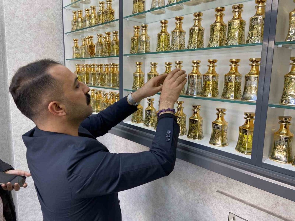 Konya'daki hafıza adam! Tam bin koku biliyor