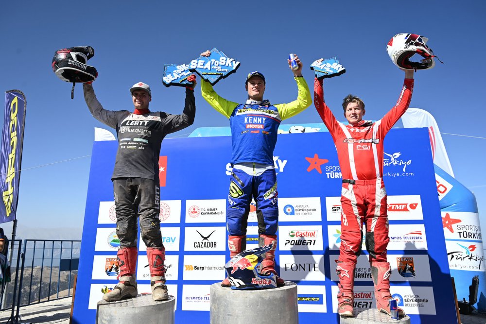 Denizden gökyüzüne motosiklet yarışı!