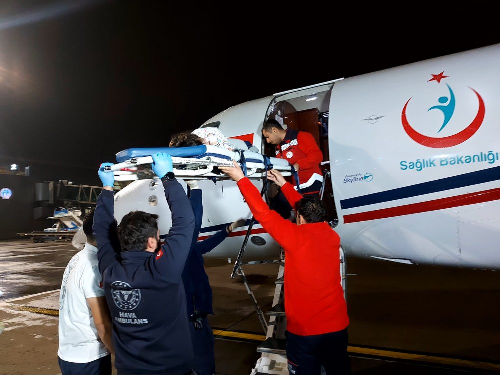 Ambulans uçak ile 24 saat hasta sevki