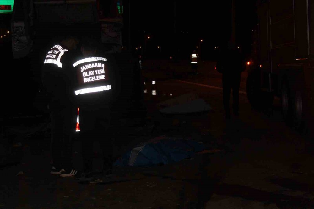 TAG Otoyolu’nda freni patlayan tır dehşet saçtı: 3 ölü, 11 yaralı