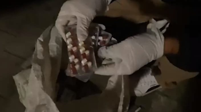 Otomobilden kilolarca uyuşturucu çıktı; 5 gözaltı