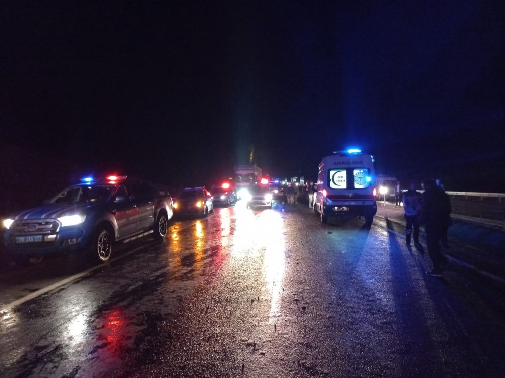 Kayseri'de yolcu otobüsü devrildi: 38 yaralı