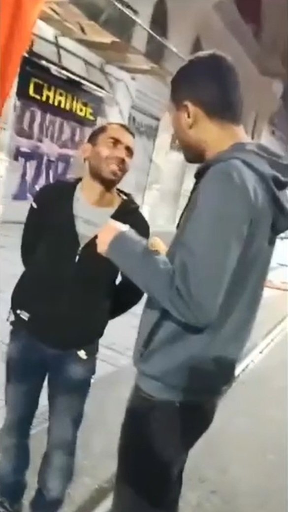 İstiklal Caddesi'nde bayrakları yere atmıştı! Gözaltına alındı