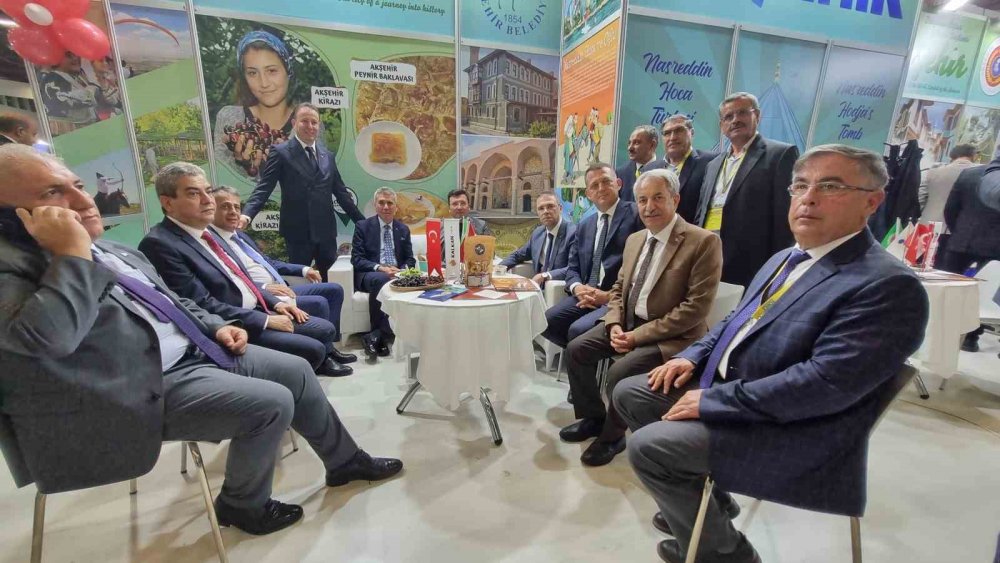 Konya'nın ilçesinin yöresel ürünleri Antalya'da ilgi gördü