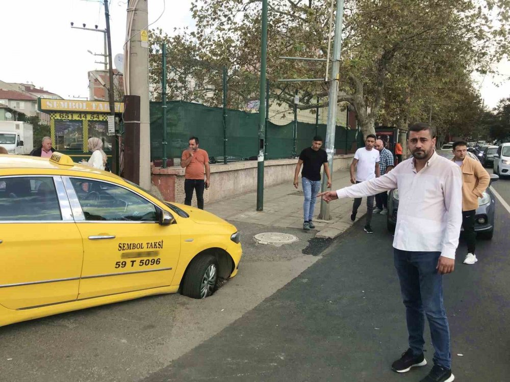 Tekirdağ'da taksici çukura düştü, çılgına döndü! 'Kim karşılayacak zararımı?'