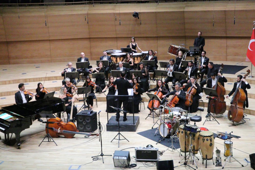 Türkiye'nin 100'üncü yılı için hazırlanan eser, Ankara'da seslendirildi