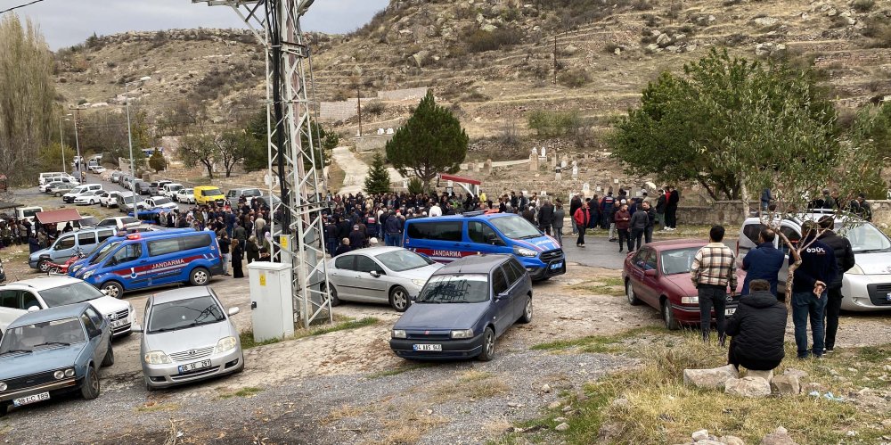 Başına cisimle vurularak öldürülen kadının kocası ve oğulları gözaltında