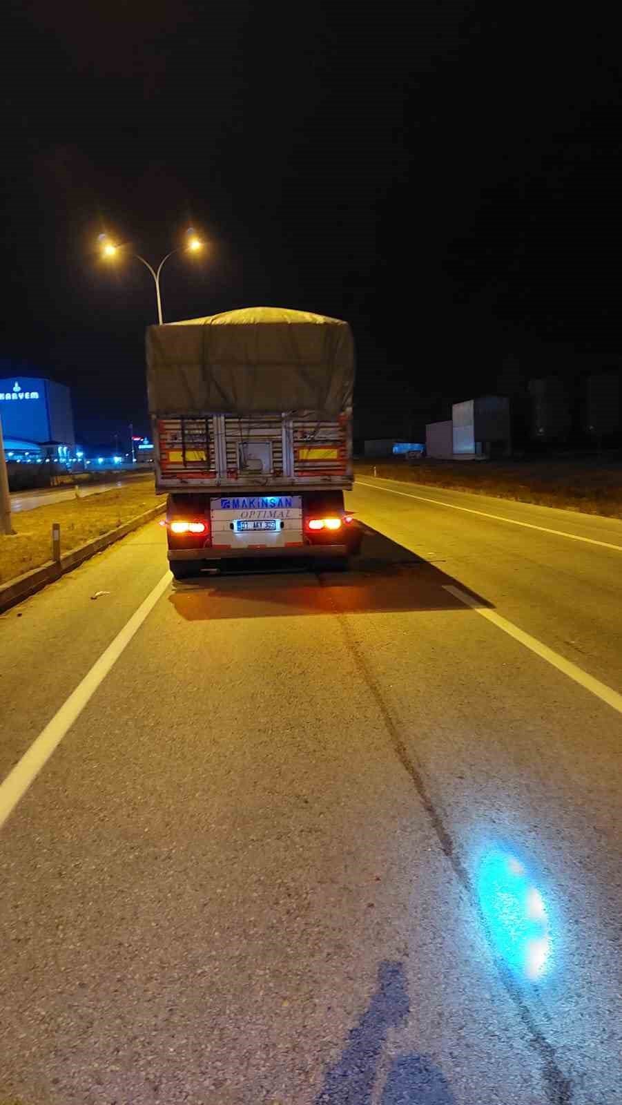 Konya'da kamyon ile tır çarpıştı!