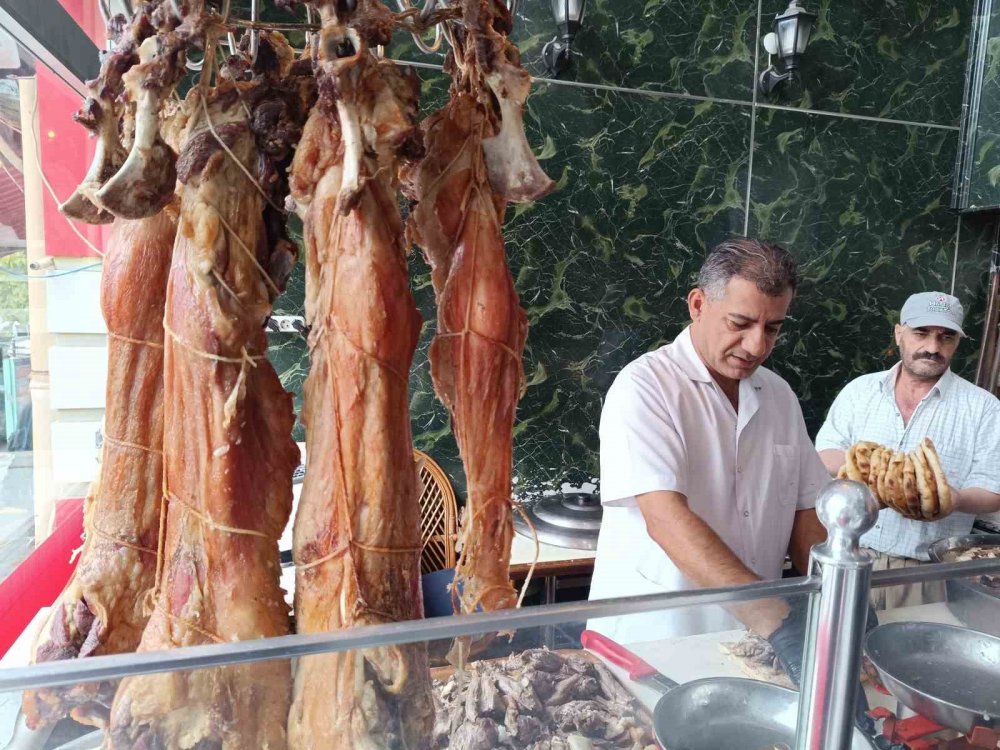 Uykuyu bölen lezzet! Gün ağarmadan yeniyor