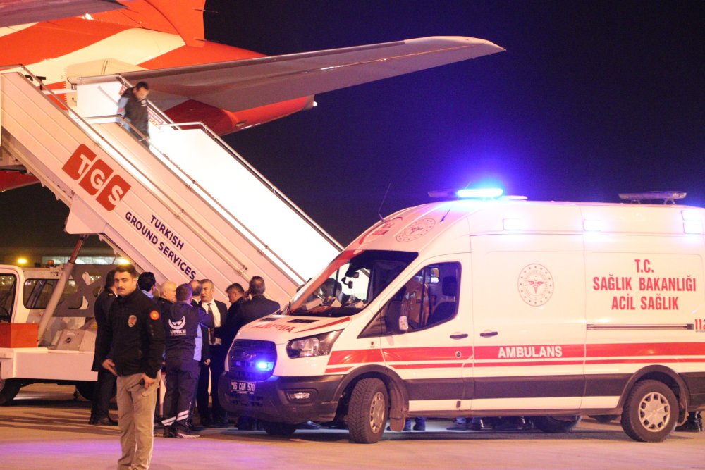 Gazzeli hastaları taşıyan uçaklar Ankara'ya geldi