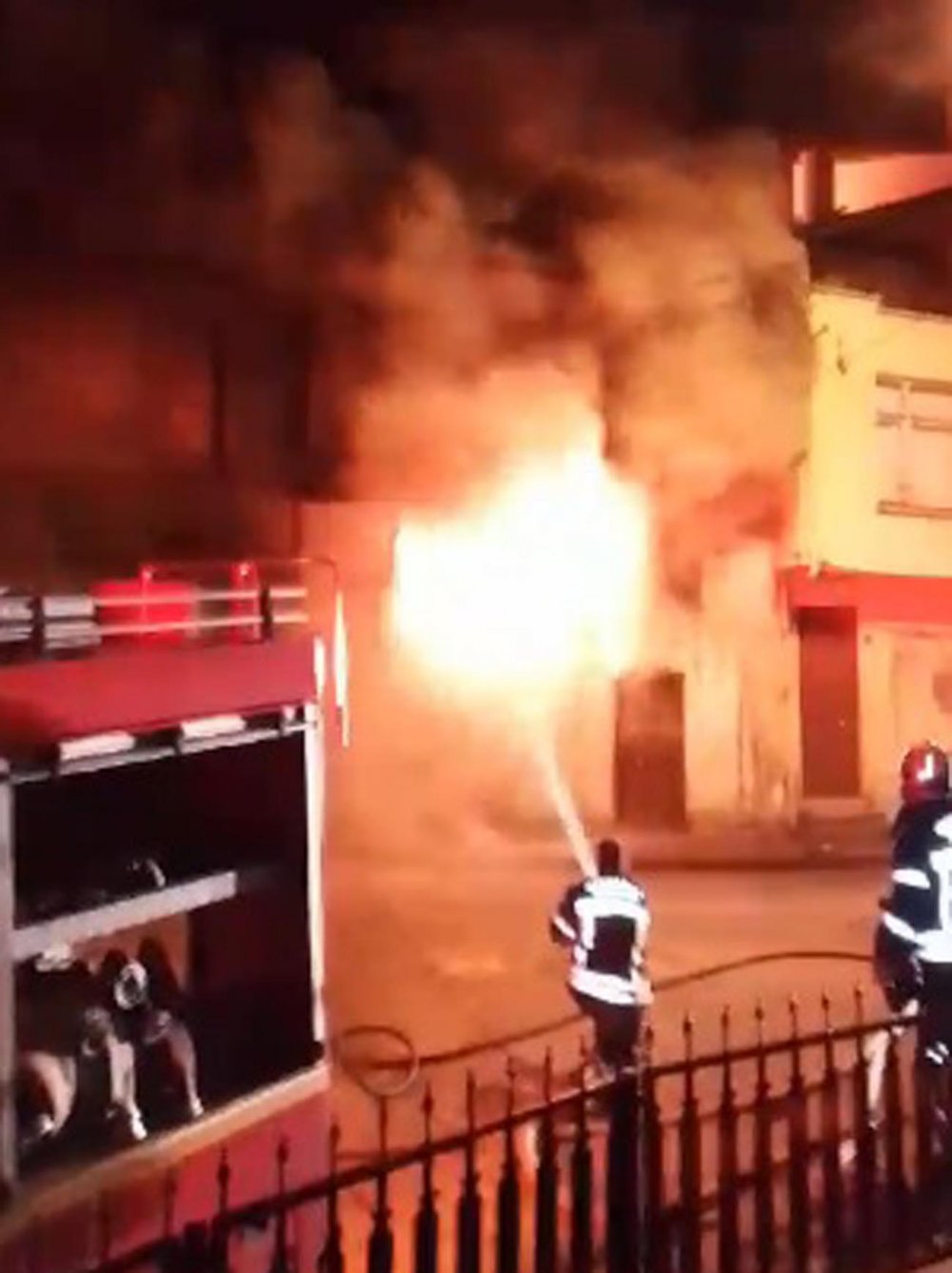 Kütahya'da 2 katlı ahşap evde yangın! 1 ölü