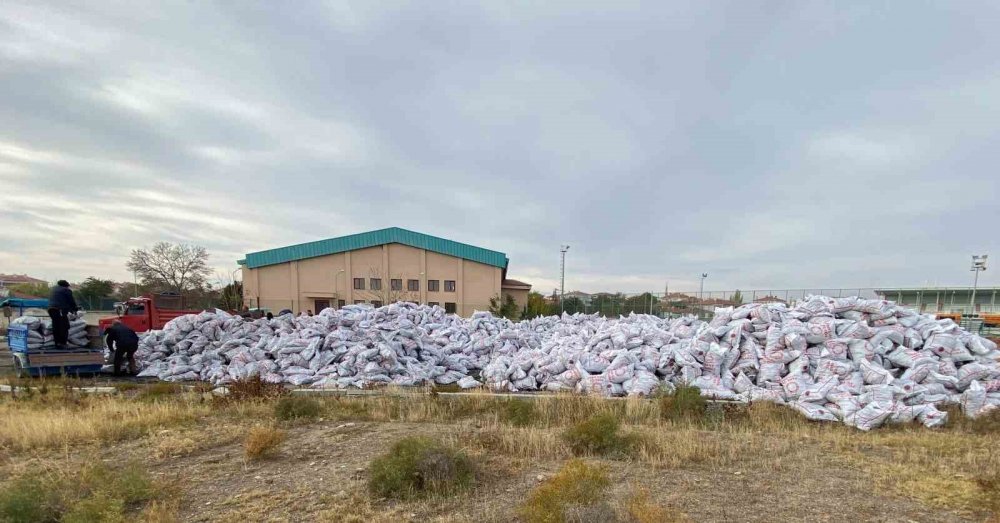 Konya'da kömür dağıtımı başladı! 46 mahallede ihtiyaç sahiplerine verilecek