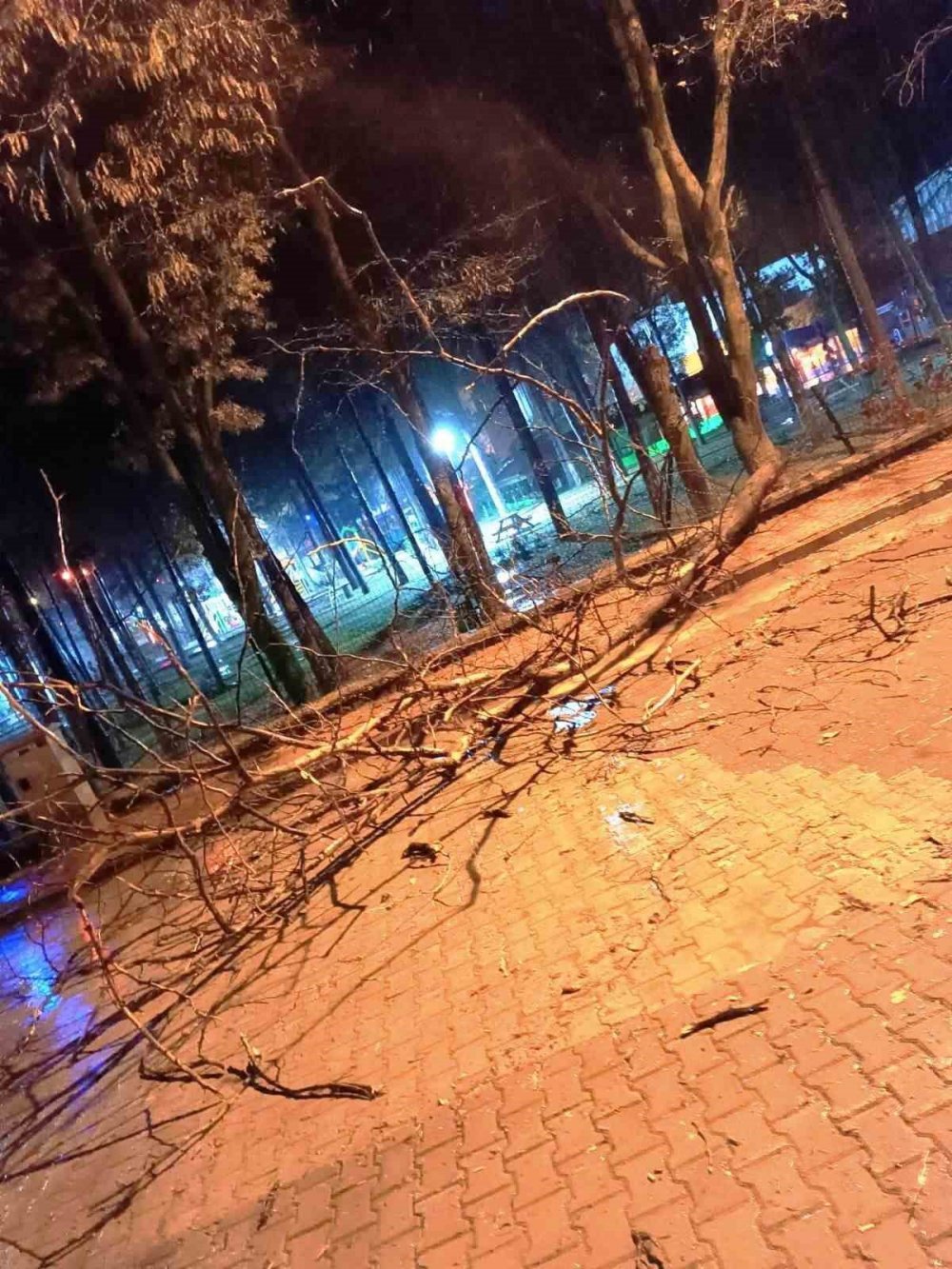 Konya'nın ilçesinde şiddetli fırtına