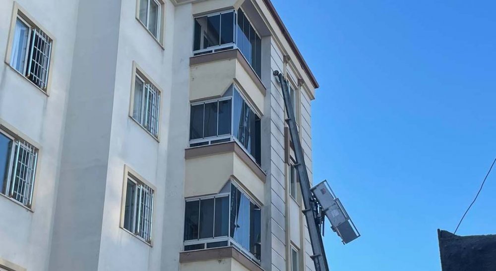 Taşıma asansörünün kapağı açılınca iki kuzen 15 metre yükseklikten düştü: 1 ölü, 1 yaralı