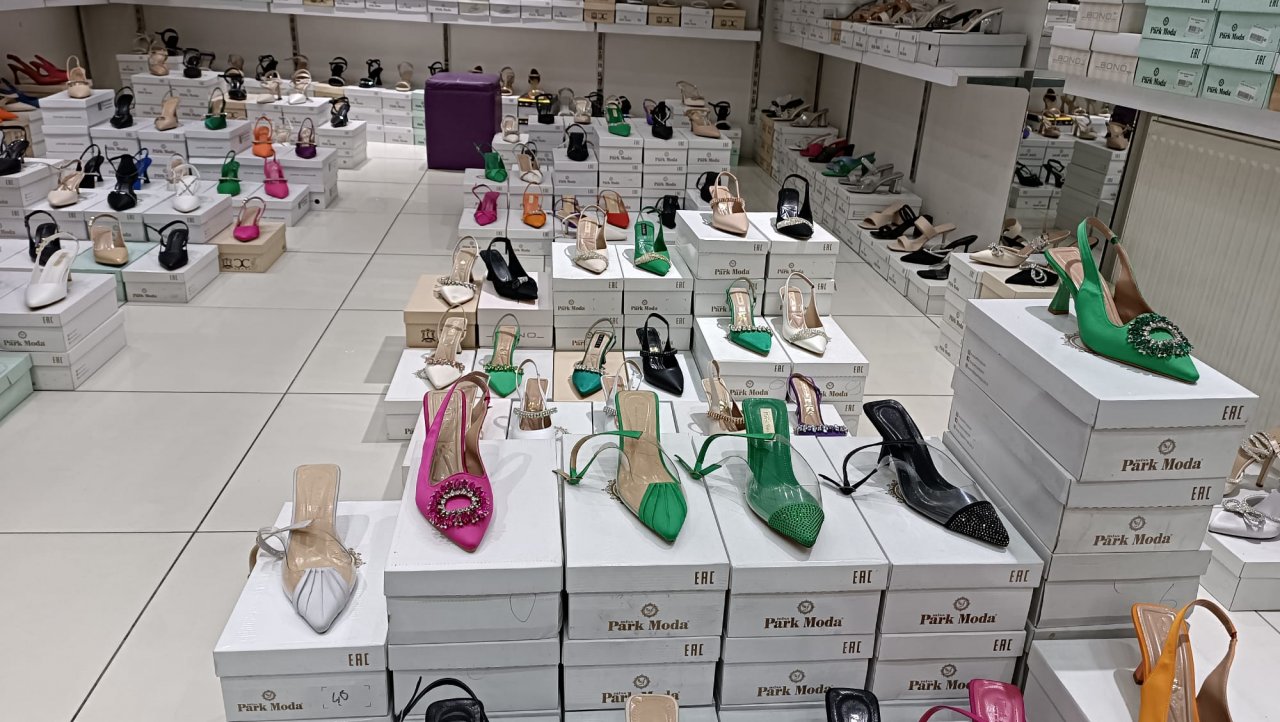 bir-kadin-ortalama-kac-ayakkabiya-sahip-iste-konyada-ayakkabi-fiyatlari-002.jpg
