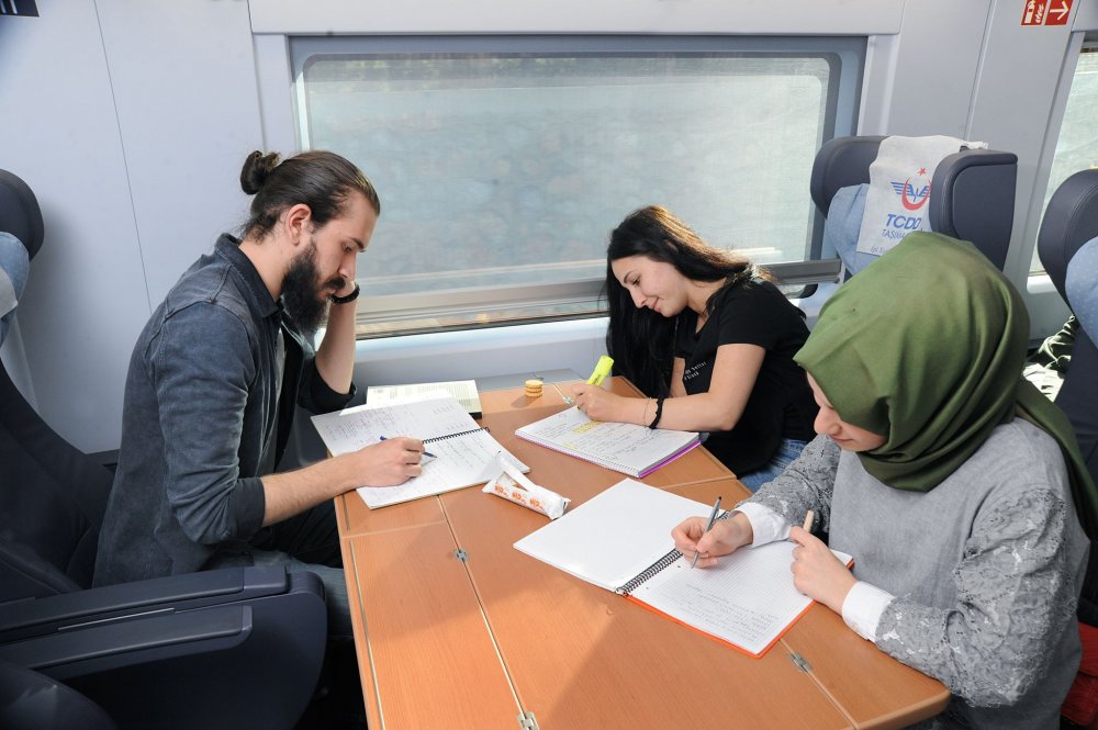 Konyalılar YHT'yi sevdi! Ara tatilde yolcu sayısı rekoru kırıldı