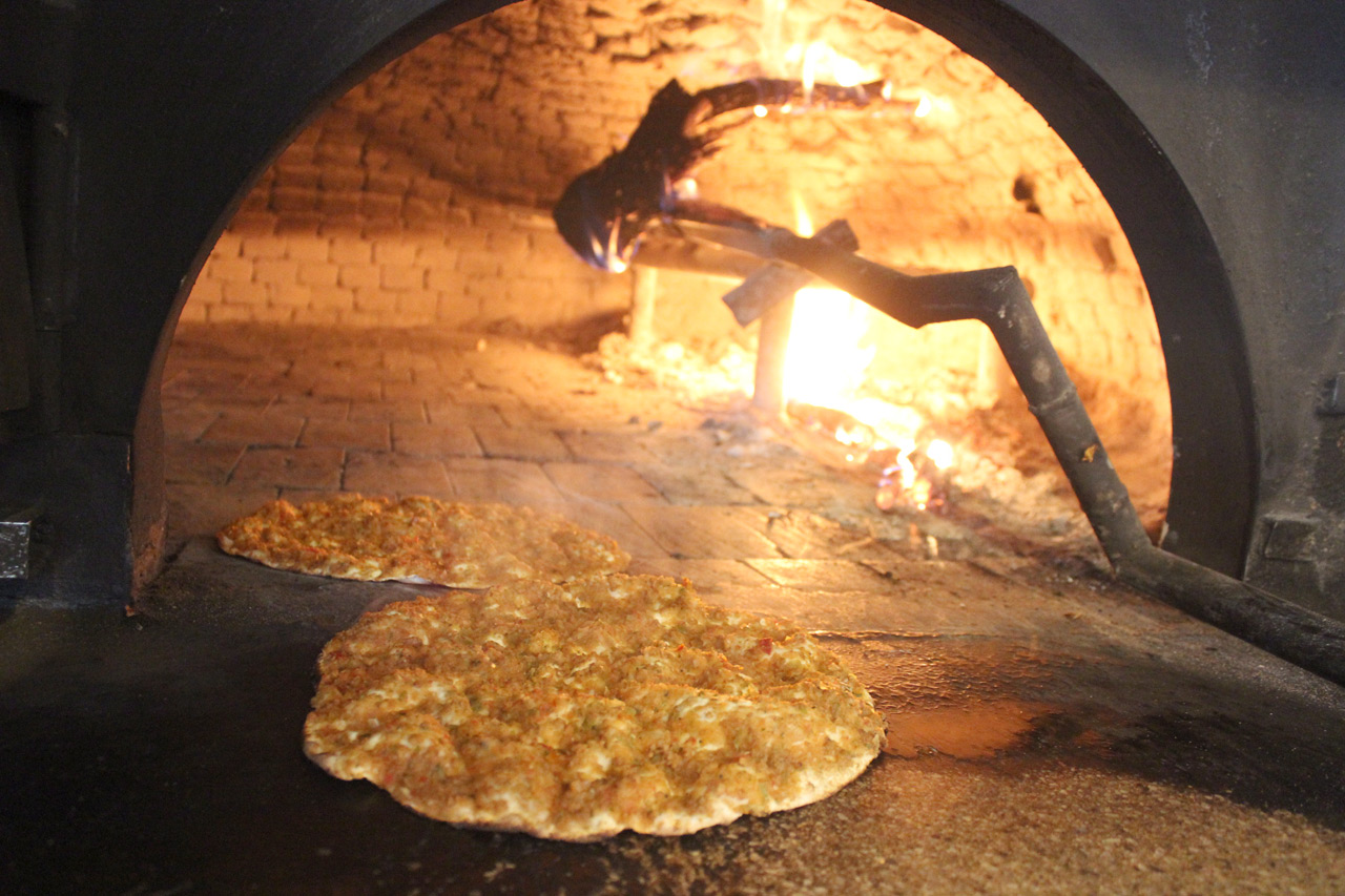 demen-sanliurfa-lezzetleri-lahmacun-1.jpg