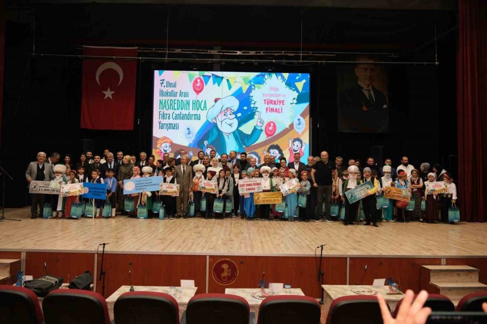 Nasreddin Hoca bu kez sevinçten ağlattı