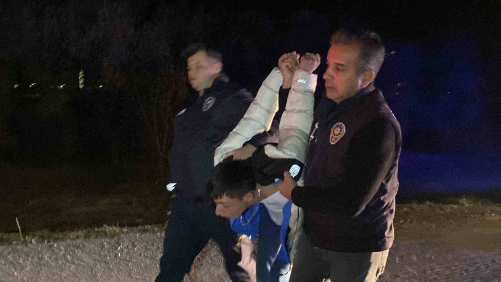 Konya'da hırsızlık şüphelisi habersiz aldığı teyzesinin aracıyla polisten 60 kilometre kaçtı