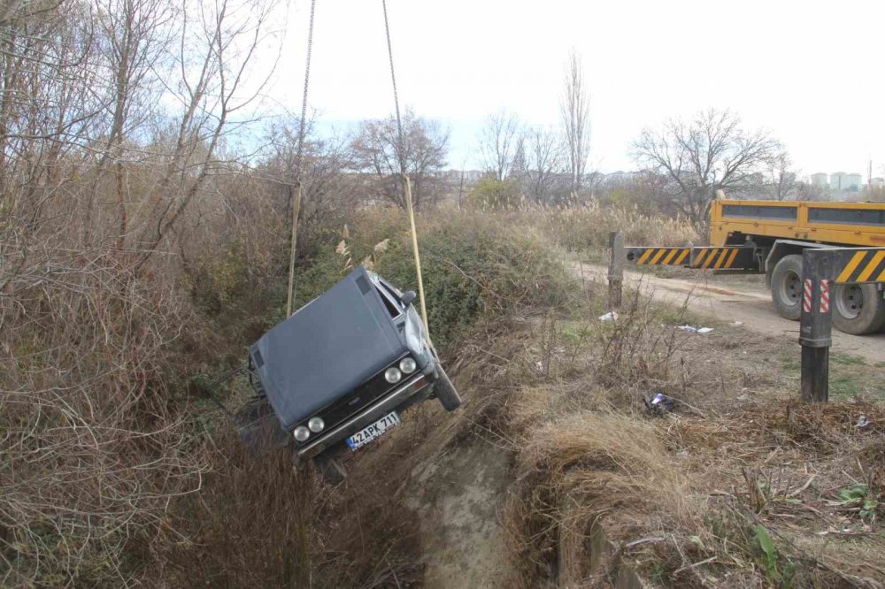 Konya'da feci kaza! Otomobil dere yatağına düştü! Çok sayıda yaralı var