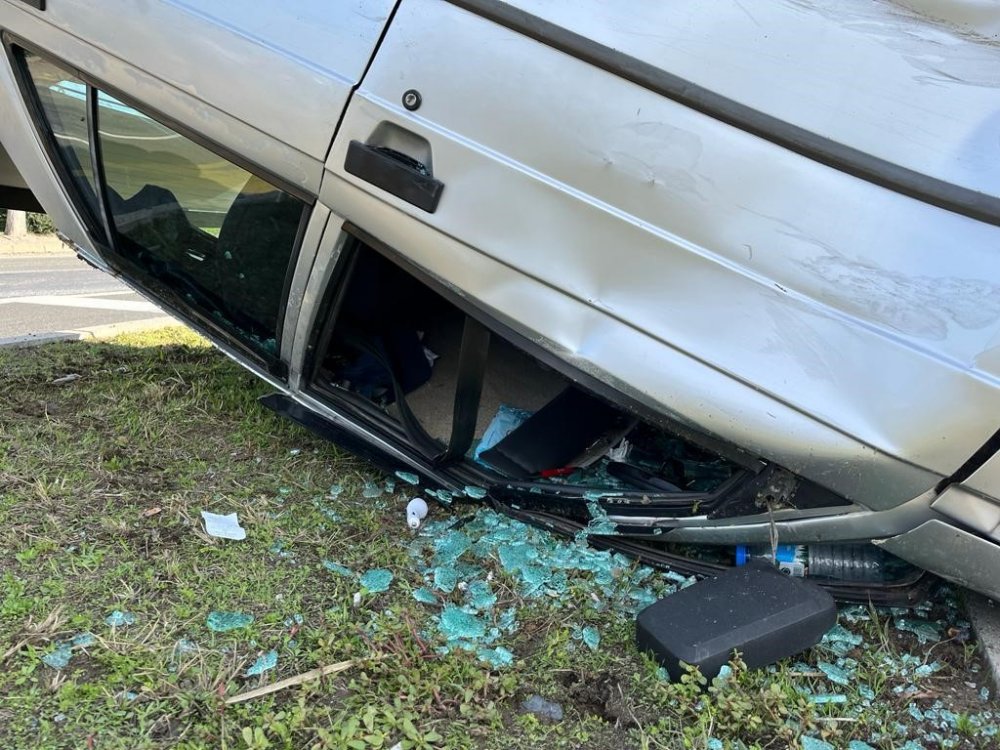 Aydın'da tıra çarpan otomobil takla attı! Yaralılar var