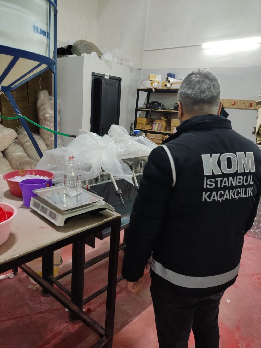 8 ilde sahte içki operasyonu: 50 gözaltı