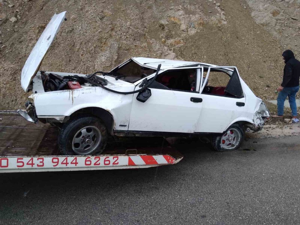 Konya-Isparta karayolunda kaza! Sürücü burnu bile kanamadan kurtuldu