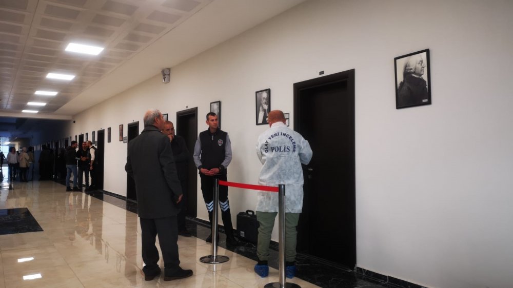Erzurum'da akademisyen odasında ölü bulundu