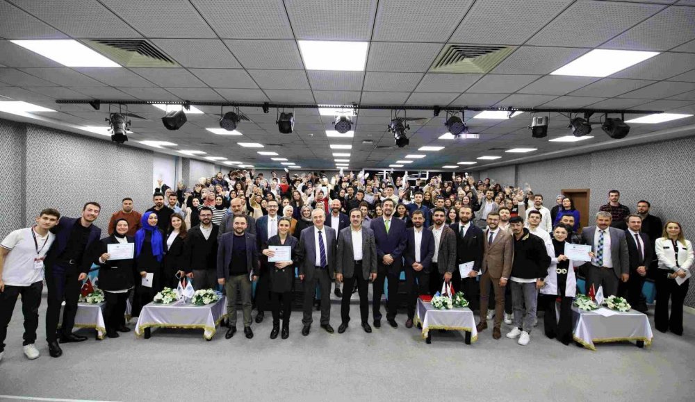 KTO Karatay’ın parlayan yıldızı öğrenci toplulukları ödüllendirildi
