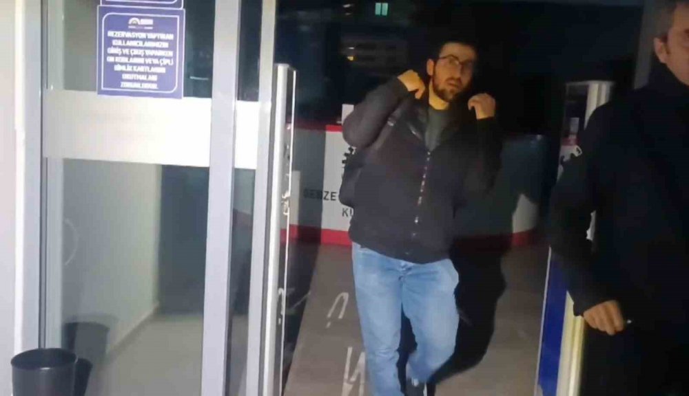 Ders çalışırken kendini kaptıran genç kütüphanede kilitli kaldı