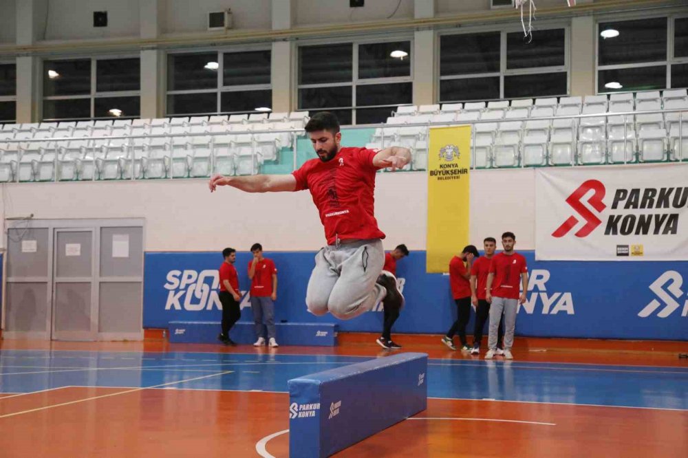 Konya'da gençler "Parkur Konya" ile hayallerine kavuşuyor