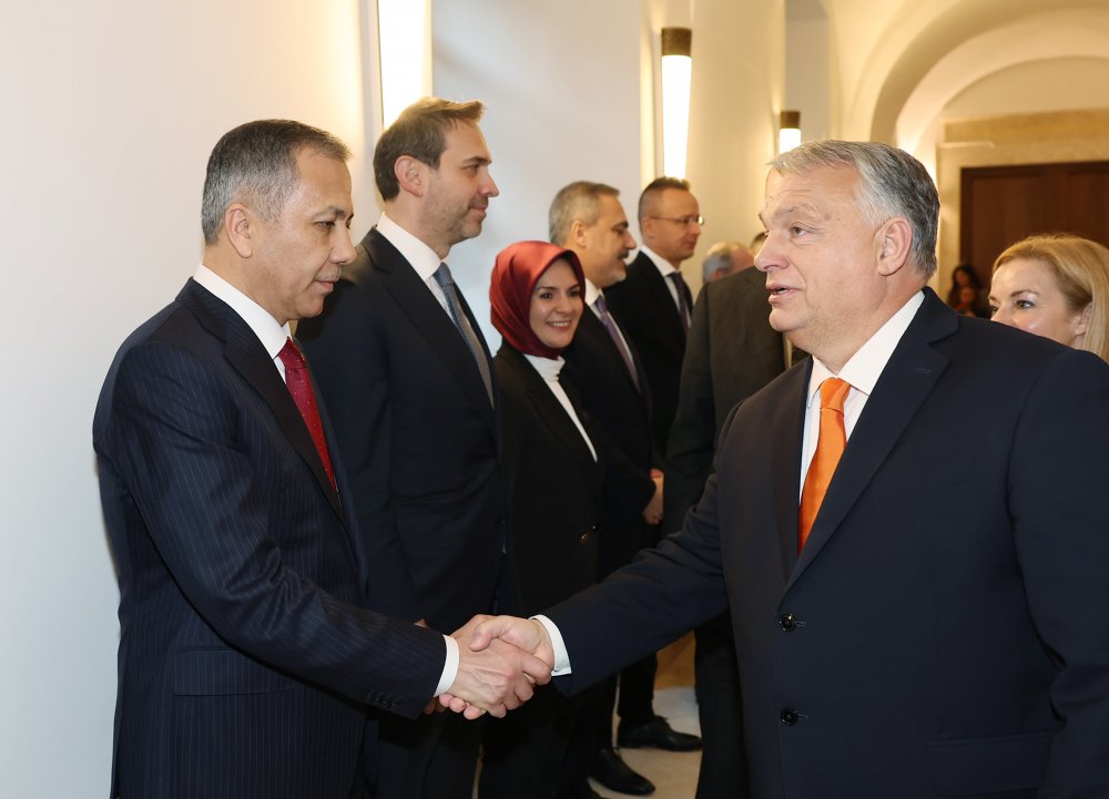 Cumhurbaşkanı Erdoğan, Orban’a TOGG hediye etti