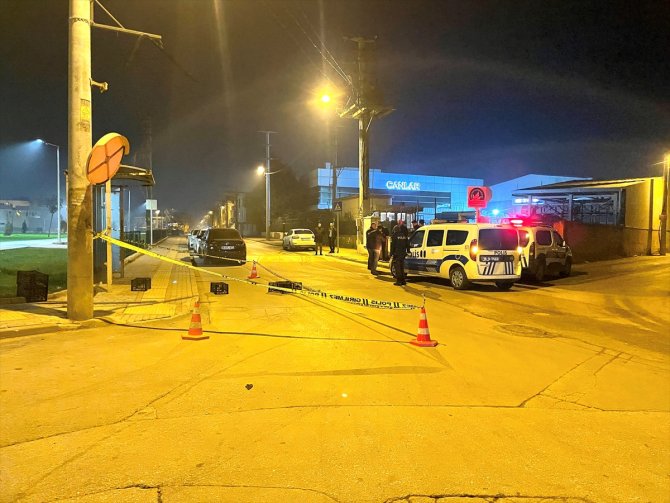 Bursa'da silahla vurulan kişi kaldırıldığı hastanede öldü