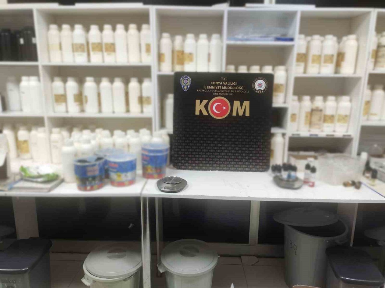 konyada-piyasa-degeri-6-milyon-olan-gumruk-kacagi-urun-ele-gecirildi-20-gozalti.jpg