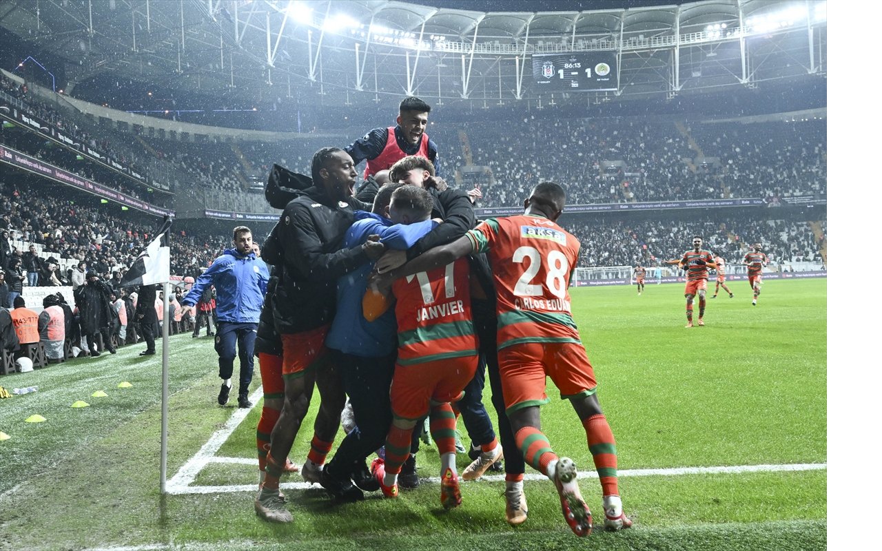besiktas-corendon-alanyaspor.jpg