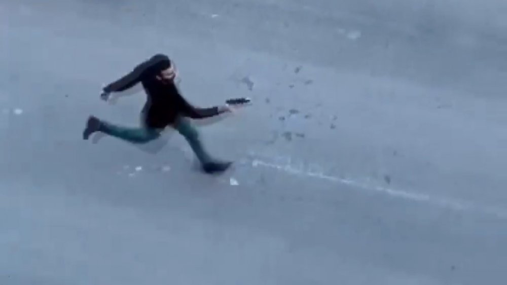 Konya'da sokak ortasındaki çatışma anı kamerada