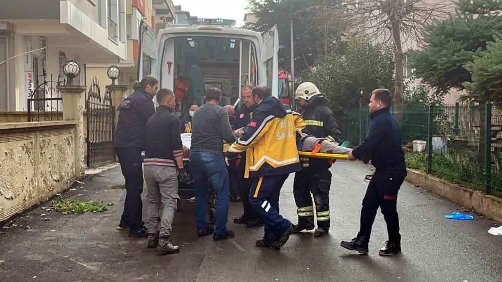 4'üncü kattan asansör boşluğuna düştü, hayatını kaybetti