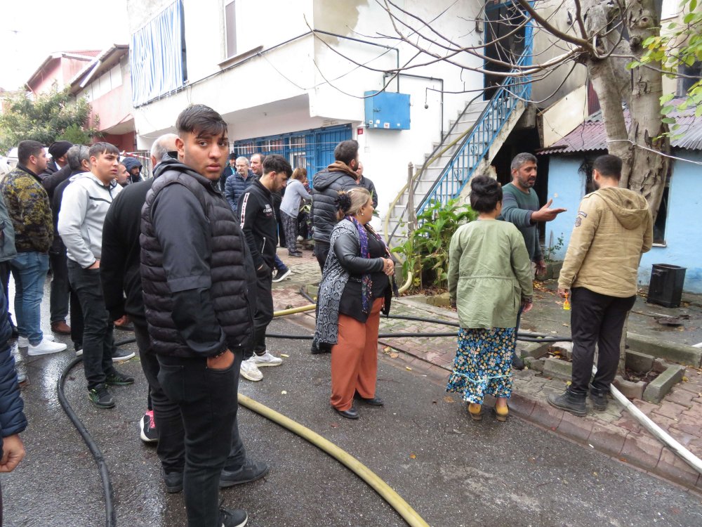 Eşiyle kavga eden madde bağımlısı evini ateşe verdi