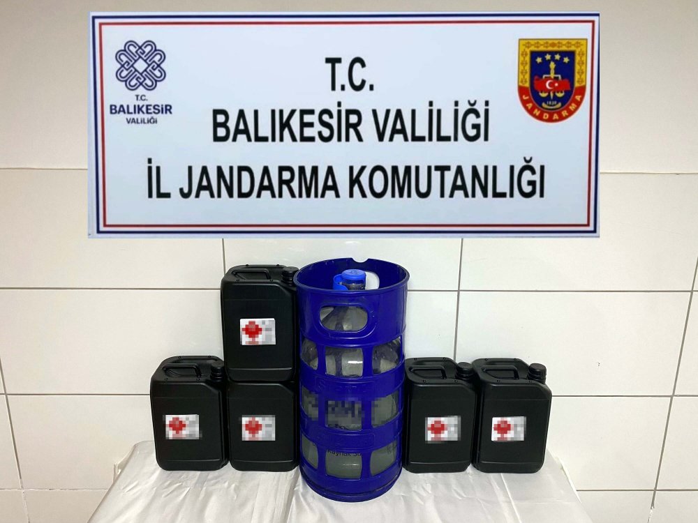 2 bin 587 litre sahte ve kaçak içki ele geçirildi; 11 gözaltı