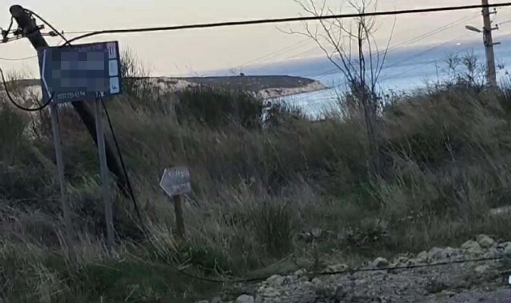 Telefon hattı kablosu boynuna dolanan motosiklet sürücüsü öldü