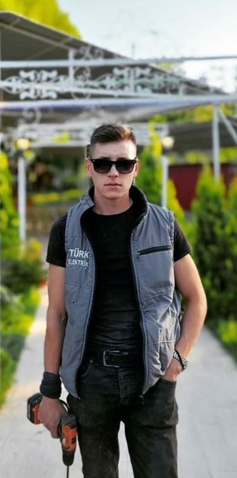 Çanakkale'de otomobil çekiciye çarptı; 2 genç öldü