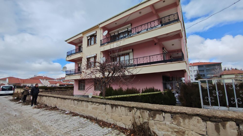 Konya'da 2. kattan düşerek ölen itfaiye erinin o anları güvenlik kamerasında