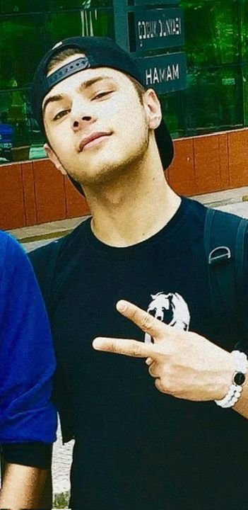 Kamyonla çarpışan otomobildeki 2 kişi öldü