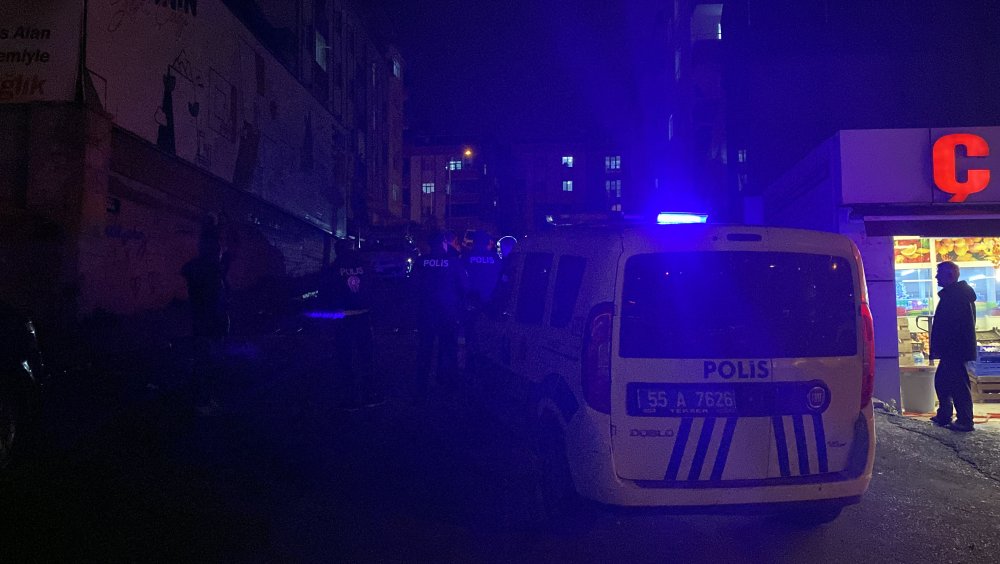 Sokakta yürürken silahlı saldırıda yaralandı