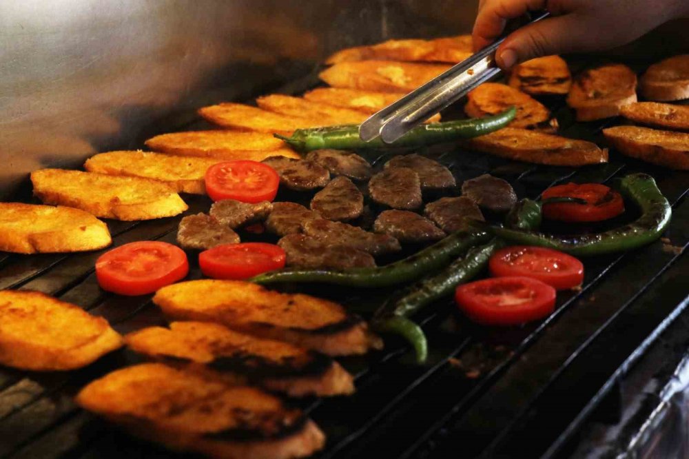 Yoksulluktan, fakirlikten çıkma bir ürün... Türkiye’nin her yerinden bu lezzeti tatmak için geliyorlar